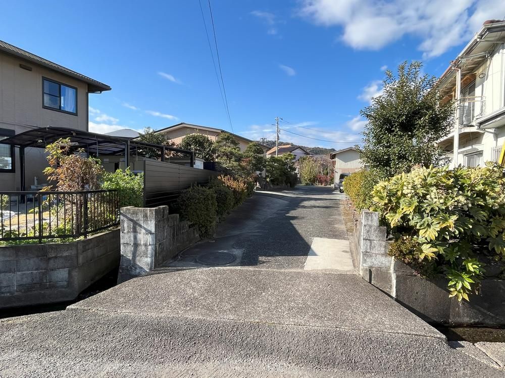 3LDK Custom Single-Story Home with Large Garden in Fujinomiya - Thumbnail 3