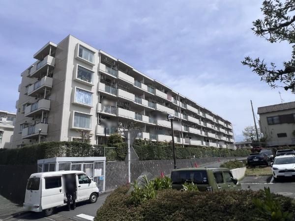 Sunbeam Hills Nishi-Suge 2: Top-Floor 3LDK Apartment in Tama-ku, Kawasaki - Thumbnail 2