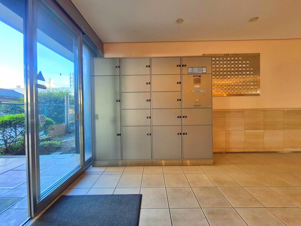 Top-Floor 3LDK Renovated Apartment in Funabashi, Chiba - Thumbnail 3