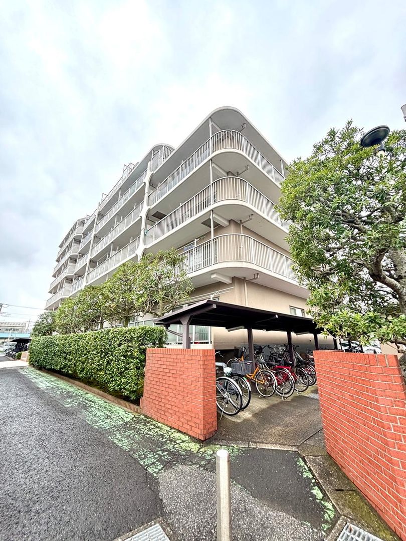 Renovated 3LDK Apartment for Sale in Misato, Saitama - Thumbnail 2