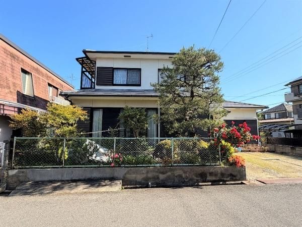 6LDK House on Corner Lot in Kumiyama, Kyoto - 32.8 Million Yen - Thumbnail 2