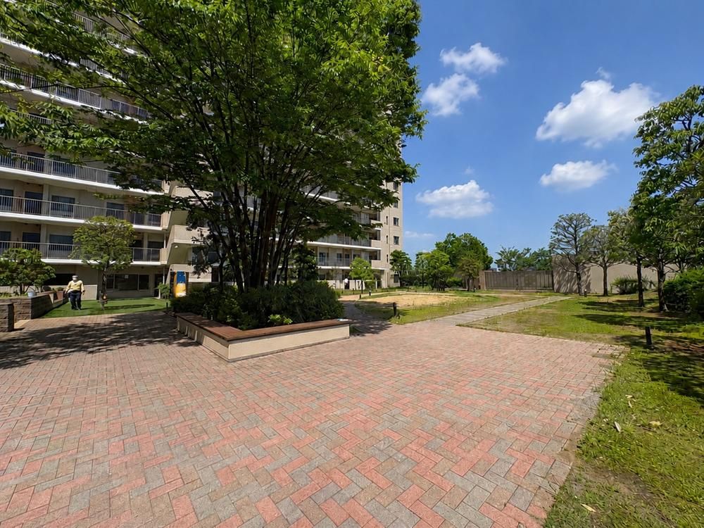 3LDK Apartment for Sale in Kawasaki-ku, Kanagawa - Thumbnail 2