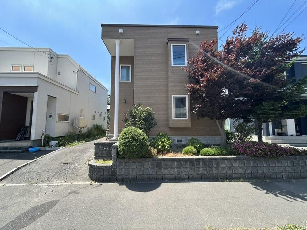3LDK House for Sale in Kita Ward, Sapporo, Near Shinoro Station - Thumbnail 2
