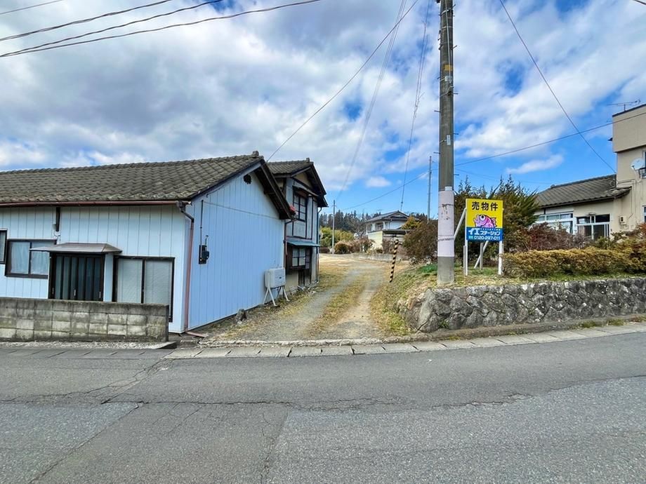 6DK Detached House on 2053m2 Lot in Fukushima City - Thumbnail 3