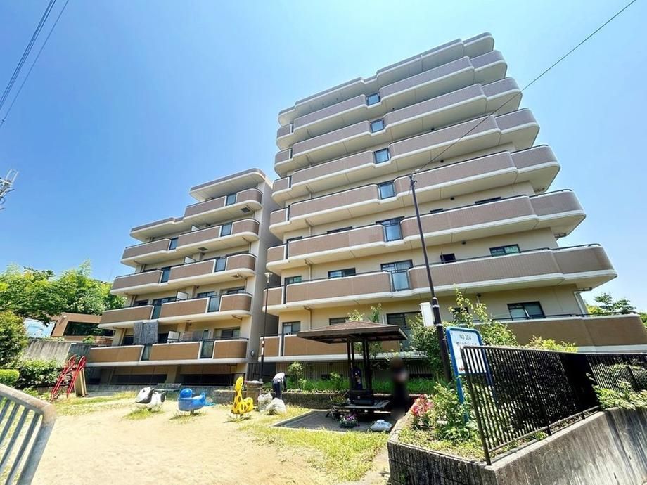 4LDK Apartment for Sale in Suita, Osaka - 86.65 sqm - Thumbnail 2