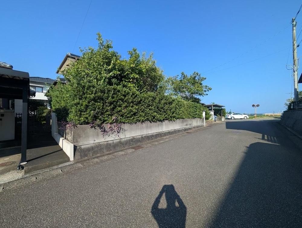 Spacious 6DK House on Corner Lot in Miyazaki City - Thumbnail 2