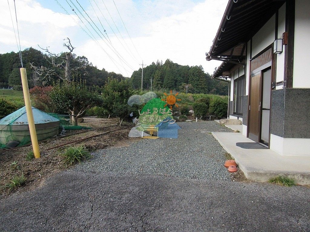 House with Garage in Shobara, Hiroshima for Sale or Rent - Thumbnail 2