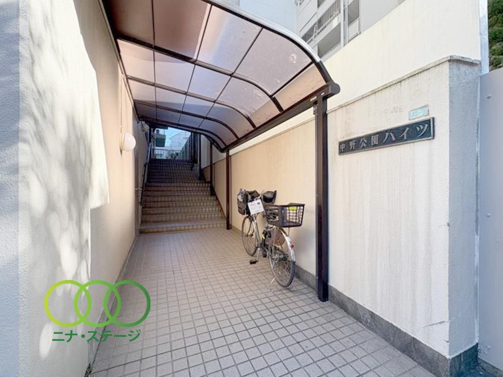 Renovated 2DK Apartment Near Numabukuro Station in Nakano - Thumbnail 3