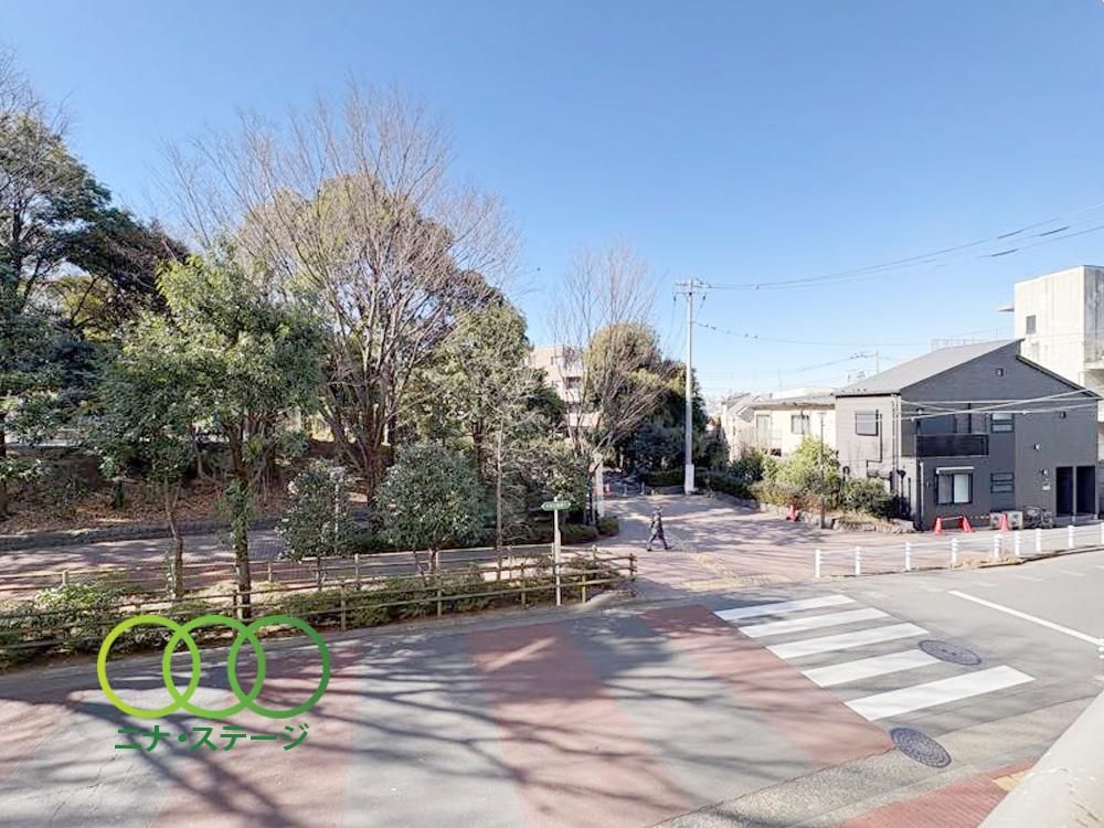 Renovated 2DK Apartment Near Numabukuro Station in Nakano - Thumbnail 2