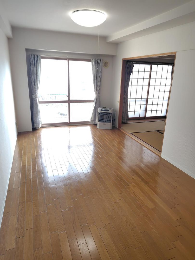 2LDK Apartment for Sale in Sapporo Higashi Ward - Thumbnail 3