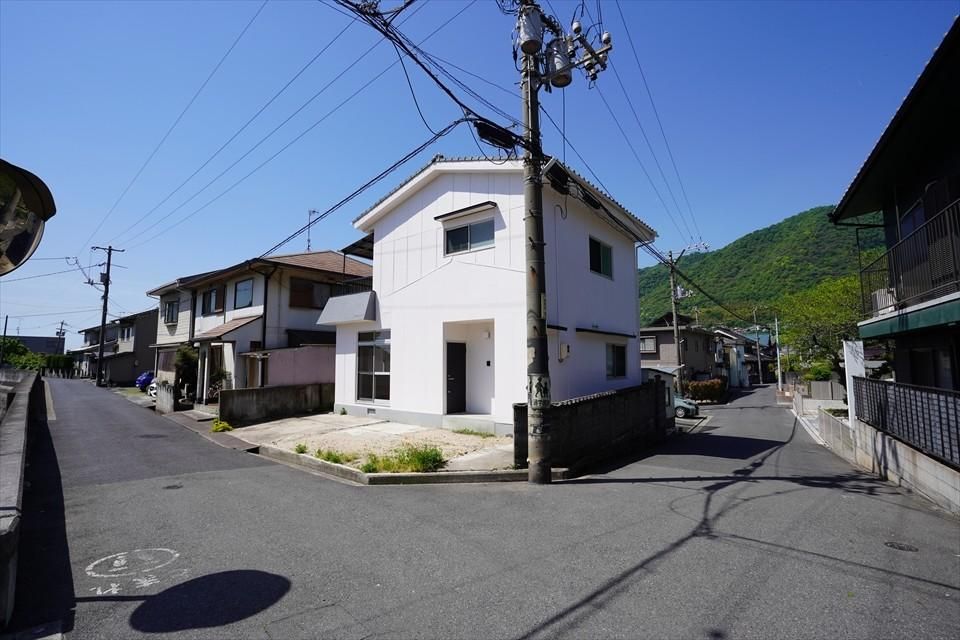 Renovated 3LDK+S House for Sale in Fukuyama, Hiroshima - Thumbnail 4