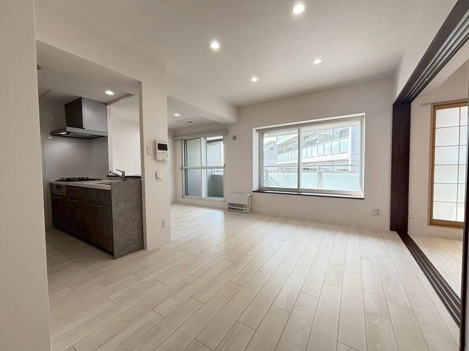 3LDK Renovated Apartment in Sapporo's Atsubetsu-ku – 67.92m² - Thumbnail 2