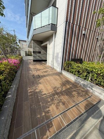 2LDK Apartment for Sale Near Yamato Station, Kanagawa - Thumbnail 2