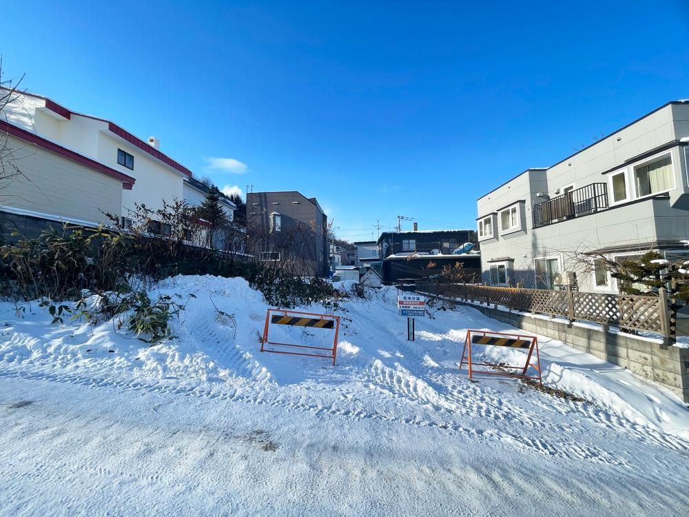 208 sqm Residential Land for Sale in Minami-ku, Sapporo - Thumbnail 3