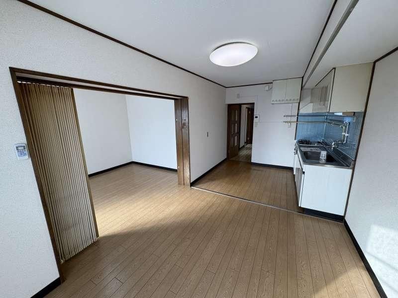 Renovated 3DK Apartment for Sale in Asahikawa, Hokkaido - Thumbnail 2