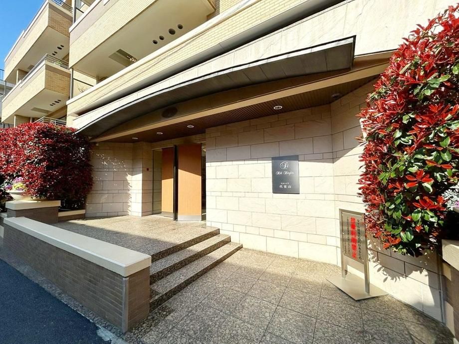 2LDK Apartment for Sale in Shibuya-ku, Tokyo - 102.26 sqm - Thumbnail 3