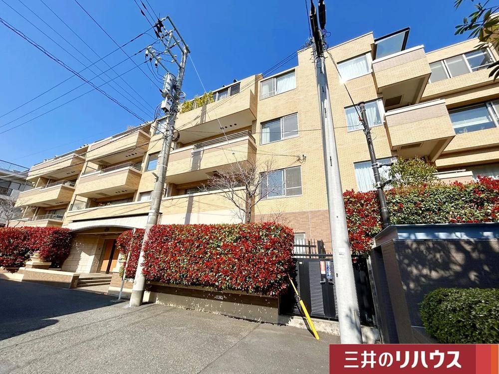 2LDK Apartment for Sale in Shibuya-ku, Tokyo - 102.26 sqm - Thumbnail 2