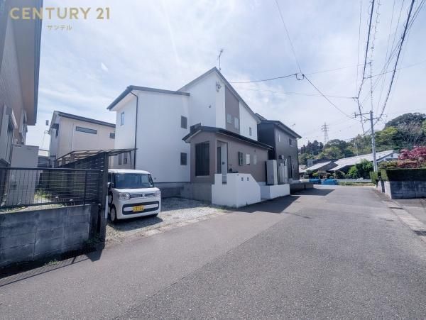4LDK Detached House for Sale in Kiyotake-cho, Miyazaki City, 118 sqm - Thumbnail 3