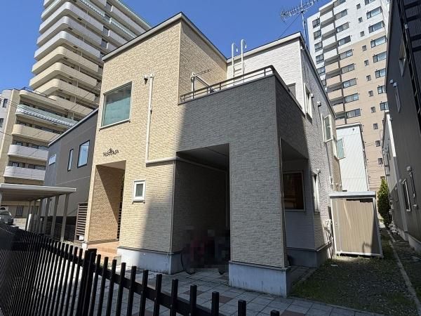 3LDK+S House for Sale in Chuo-ku, Sapporo Near Maruyama Park Station - Thumbnail 2