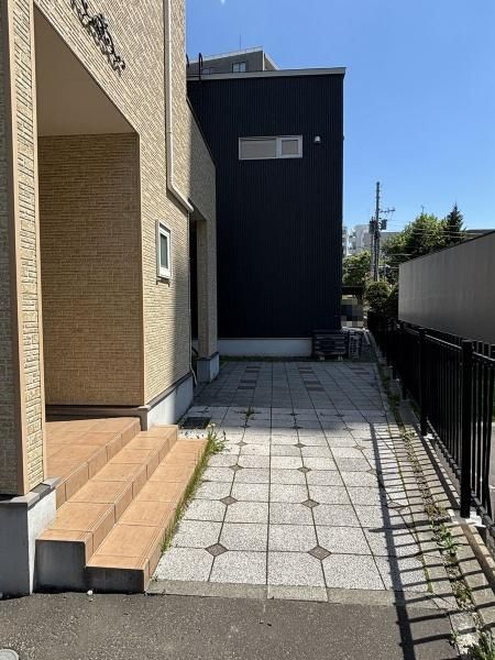 3LDK+S House for Sale in Chuo-ku, Sapporo Near Maruyama Park Station - Thumbnail 4