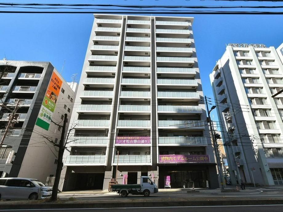 3LDK Apartment for Sale in Katsuyama-cho, Matsuyama - Thumbnail 2