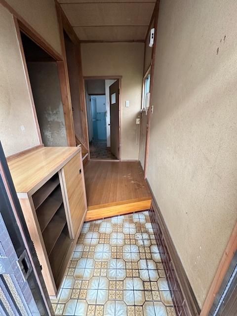 3DK House for Sale in Hirakata, Osaka - 4,000,000 Yen - Thumbnail 3