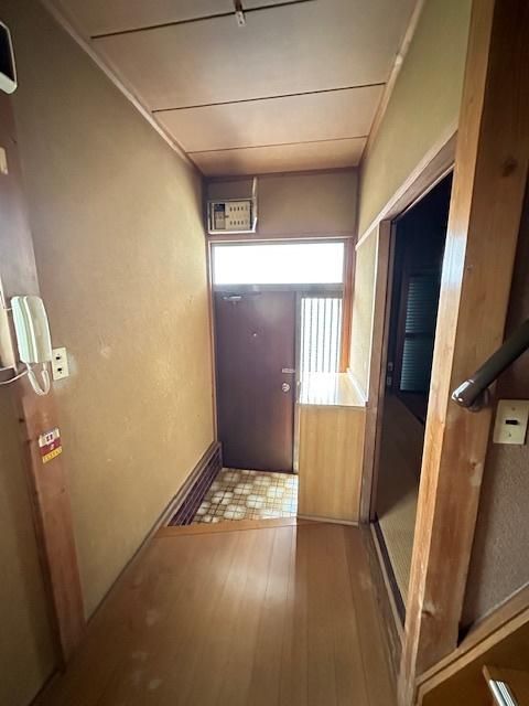 3DK House for Sale in Hirakata, Osaka - 4,000,000 Yen - Thumbnail 2