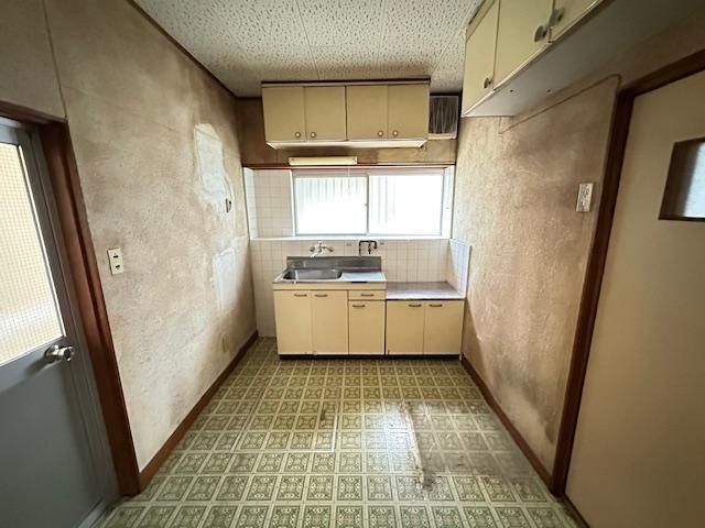 3DK House for Sale in Hirakata, Osaka - 4,000,000 Yen - Thumbnail 4