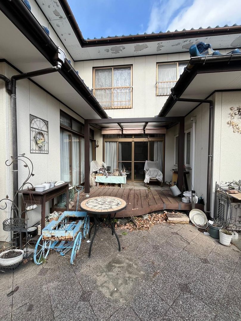 5LDK Detached House with Courtyard Garden in Sendai's Yagiyama - Thumbnail 3
