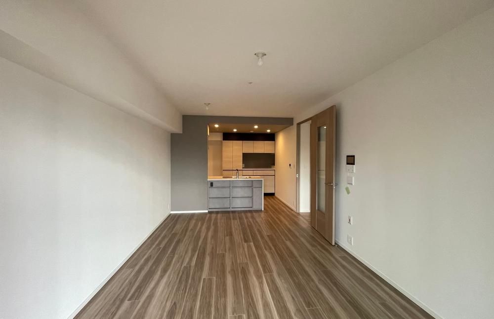 3LDK Apartment for Sale in Harumi, Chuo City, Tokyo - Thumbnail 2