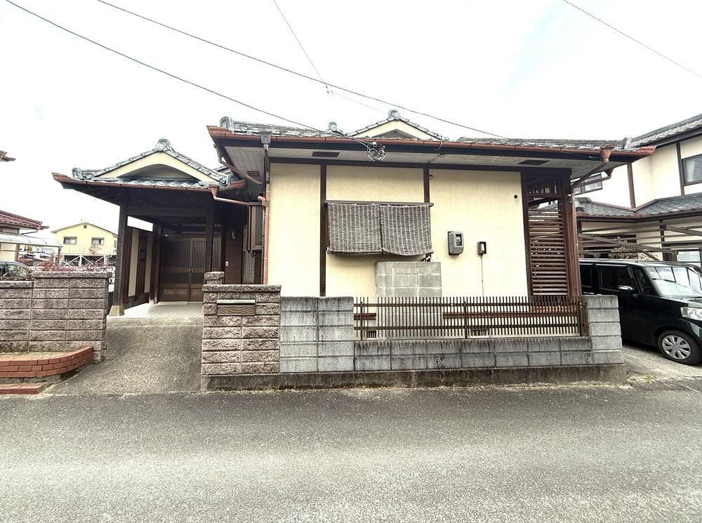 3LDK Single-Story House for Sale in Kanzaki City, Saga - Thumbnail 2