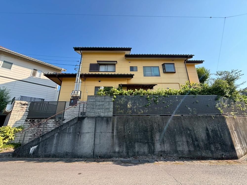 6LDK House for Sale in Suruga-ku, Shizuoka City - Thumbnail 2