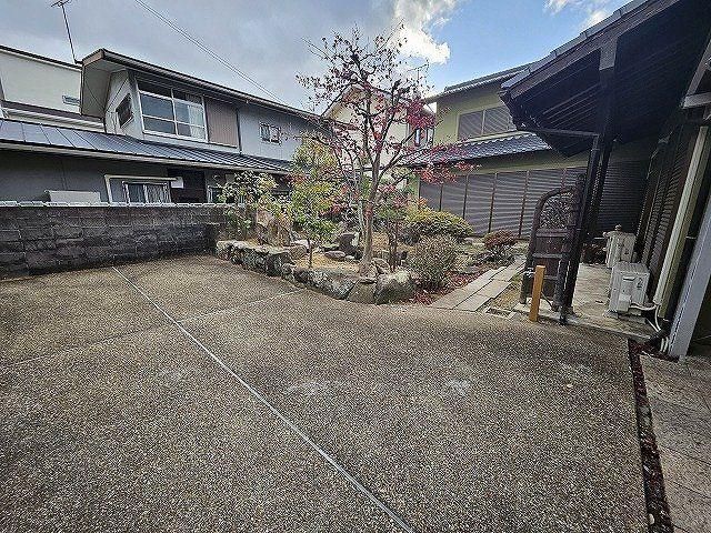 4LDK Detached House in Himeji with 339.95m2 Land - Thumbnail 2