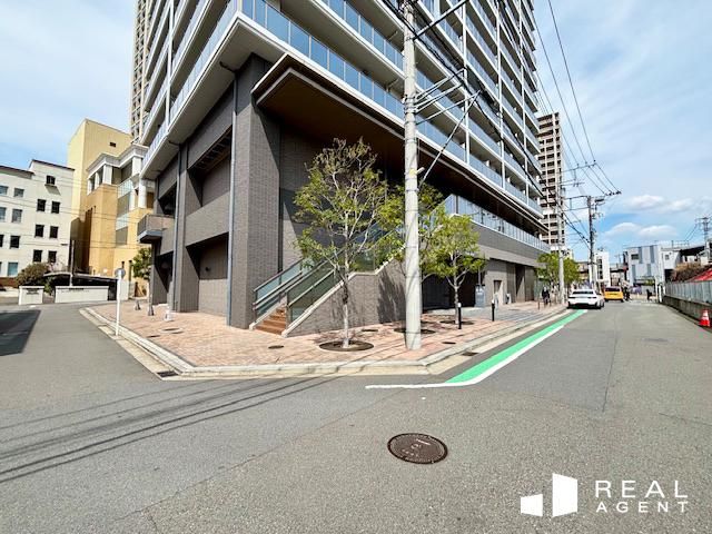 2LDK Brillia Tower Yokohama Higashikanagawa Apartment for Sale - Thumbnail 3