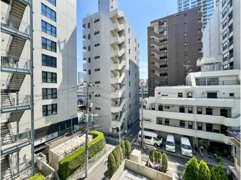 Clavia Minami-Azabu 1LDK Apartment for Sale in Minato, Tokyo - Thumbnail 2