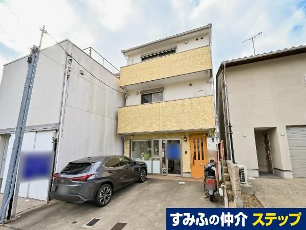 4LDK Shop-Attached House for Sale in Fushimi, Kyoto - Thumbnail 2