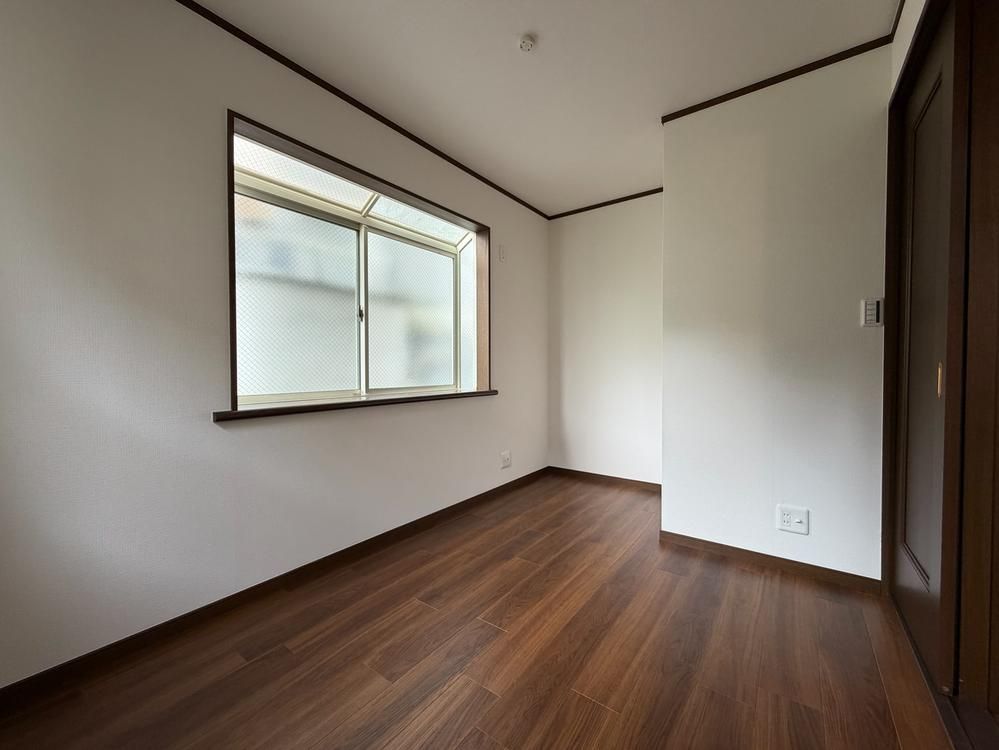 2LDK House for Sale in Shirokanedai, Minato-ku, Tokyo - Thumbnail 4