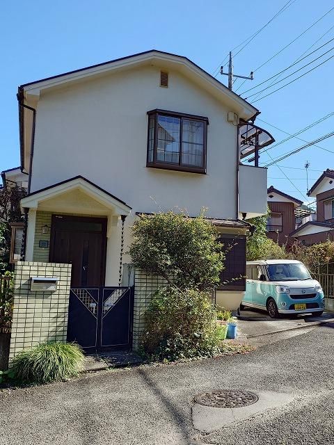 Detached House for Sale in Ome, Tokyo - 4DK, Corner Lot - Thumbnail 2