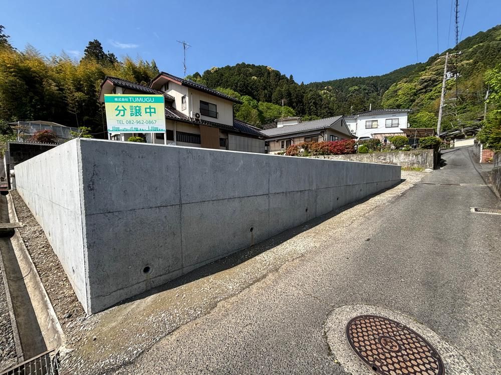 Land for Sale in Iwakuni, Yamaguchi - 268 sqm Corner Lot - Thumbnail 3