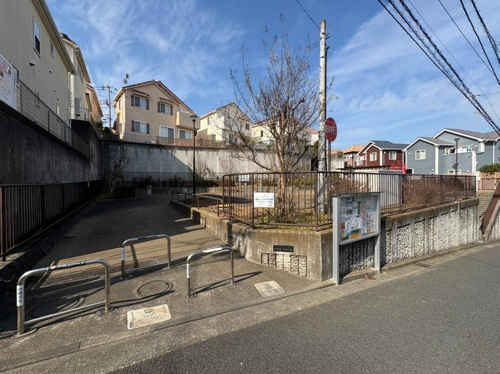 4LDK Detached House for Sale in Hodogaya-ku, Yokohama - Thumbnail 2