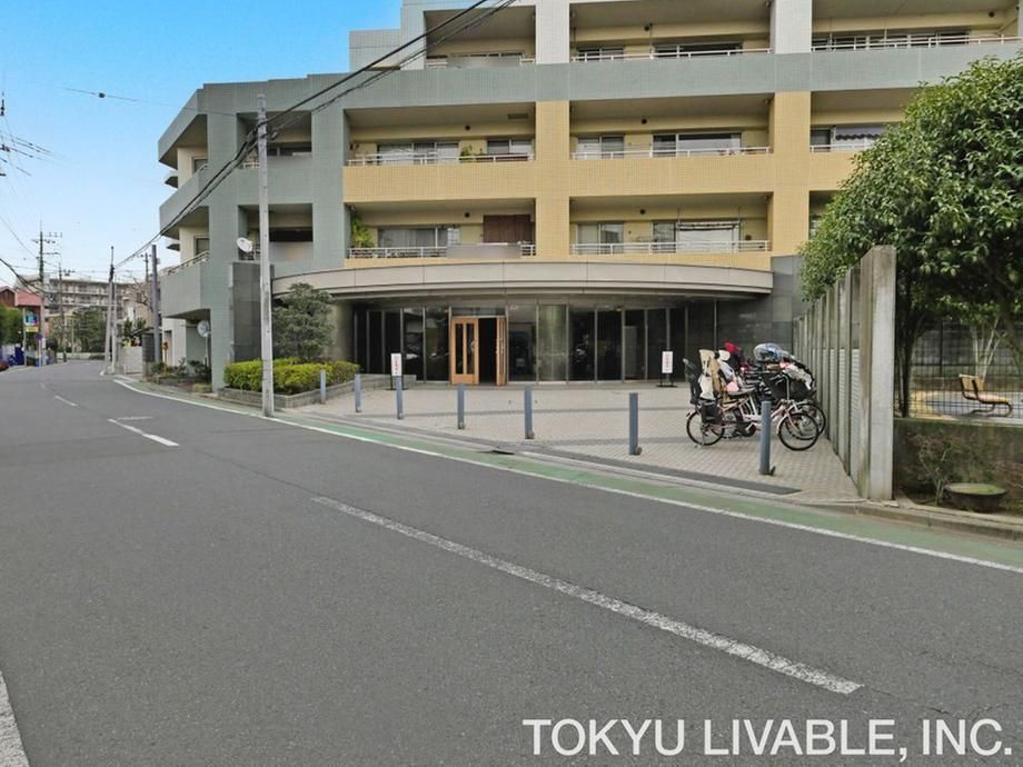Spacious 4LDK+S Apartment for Sale in Nakahara-ku, Kawasaki - Thumbnail 4