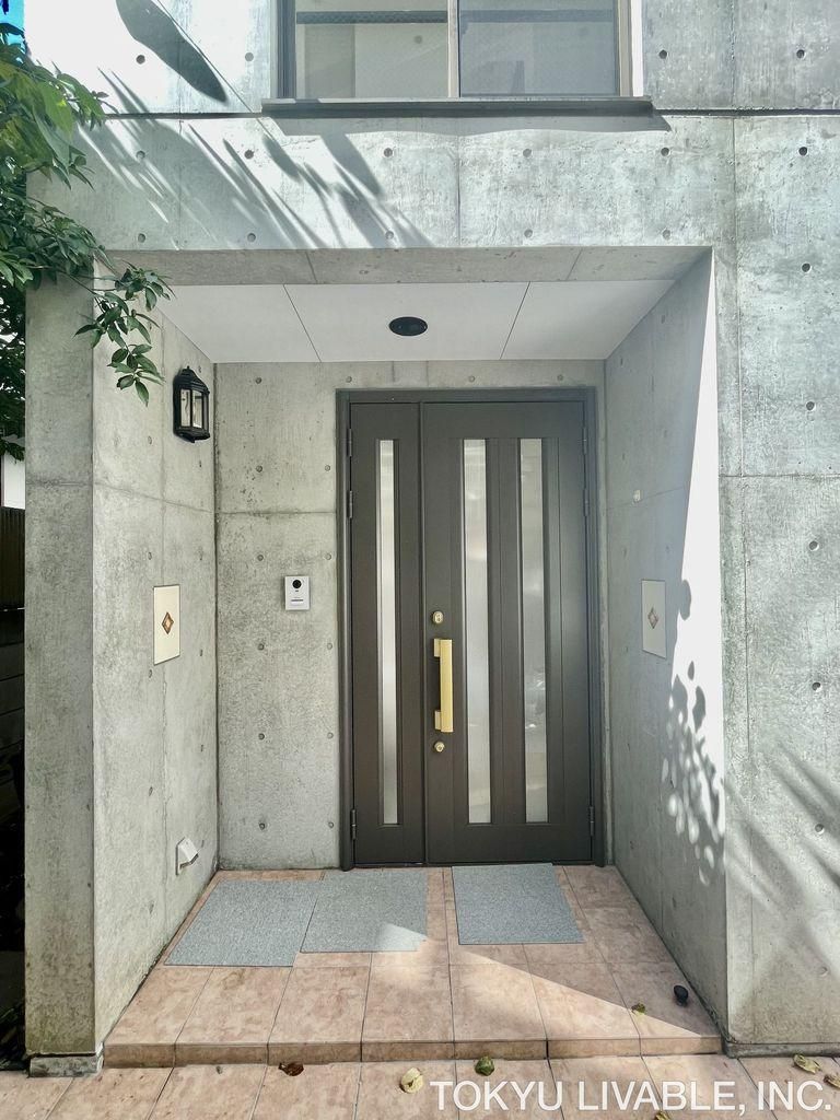 1LDK Detached House in Shibuya, Tokyo - 120m2 - Thumbnail 3