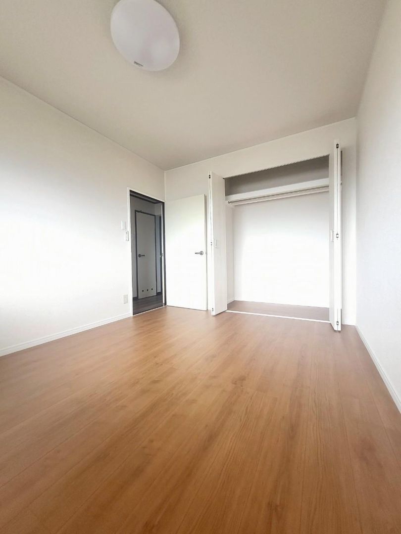 Fully Renovated 2DK Apartment in Tomiya, Miyagi - Thumbnail 3
