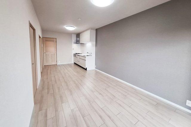 Renovated 3LDK Apartment in Matsubara, Osaka - Thumbnail 4