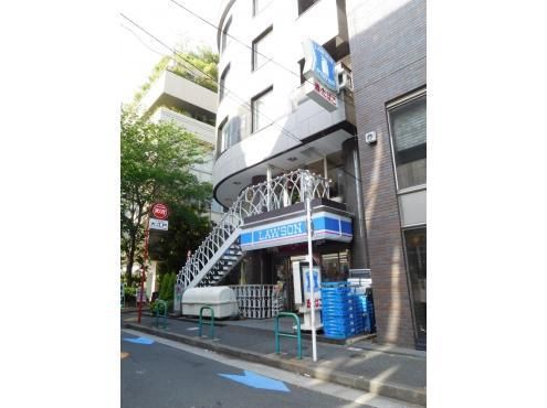 2LDK Apartment for Sale in Minami Aoyama, Minato-ku, Tokyo - Thumbnail 2