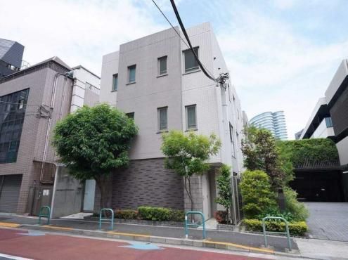 2LDK Apartment for Sale in Minami Aoyama, Minato-ku, Tokyo - Image 1