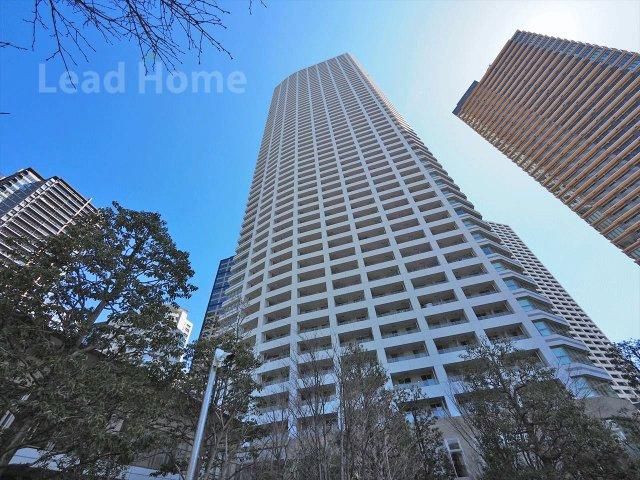 2LDK Apartment for Sale in Nishi-Shinjuku, Tokyo - 96m2 - Thumbnail 4