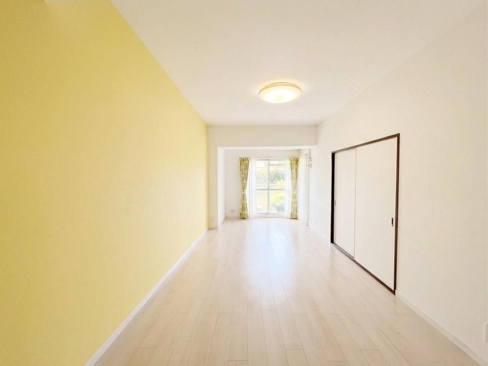 3LDK Apartment for Sale in Kawasaki with Private Garden - Thumbnail 2