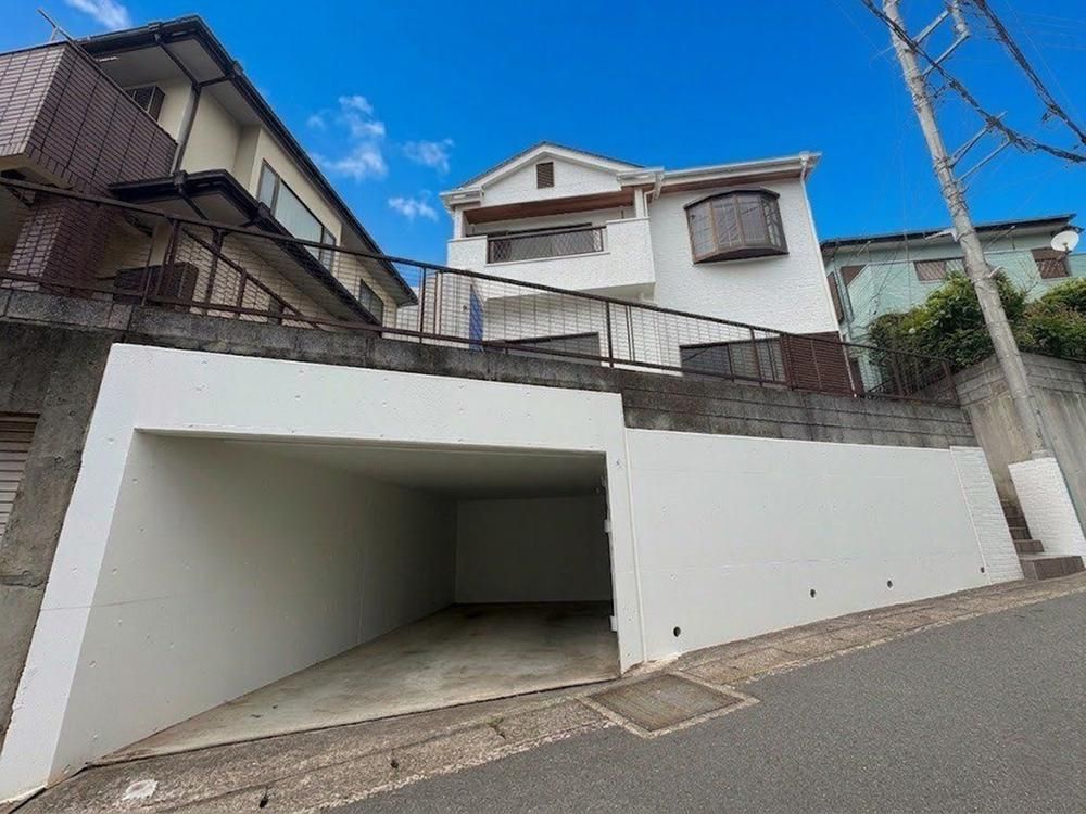 Fully Renovated 3LDK House in Hayama, Kanagawa - Thumbnail 2