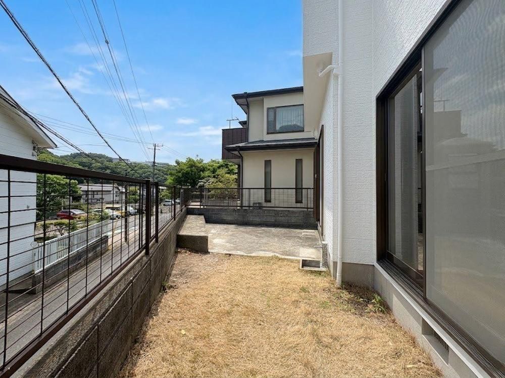 Fully Renovated 3LDK House in Hayama, Kanagawa - Image 1